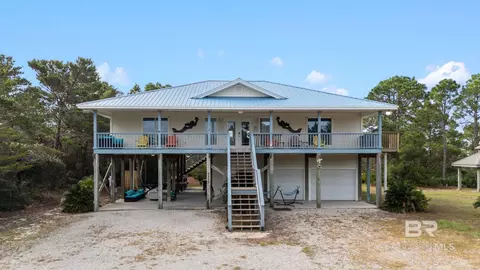 6802 Palmetto Dr, Gulf Shores, AL 36542