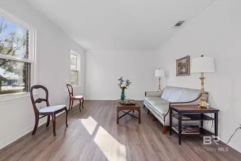 Living - 511 N Wacker Ln, Mobile, AL 36608 photo 2 of 6