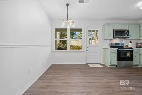 Entry Way - 511 N Wacker Ln, Mobile, AL 36608 photo 2 of 2