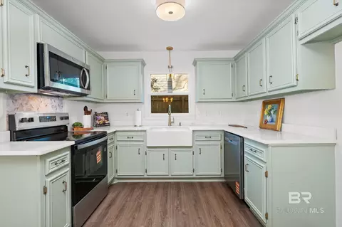 Kitchen - 511 N Wacker Ln, Mobile, AL 36608 photo 2 of 3