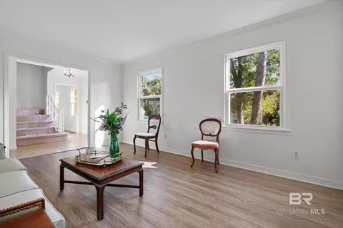 Living - 511 N Wacker Ln, Mobile, AL 36608 photo 3 of 6