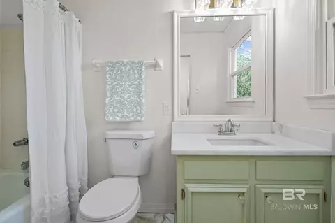 Bath - 511 N Wacker Ln, Mobile, AL 36608 photo 5 of 5