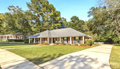 803 Regents Dr, Mobile, AL 36609 photo 2