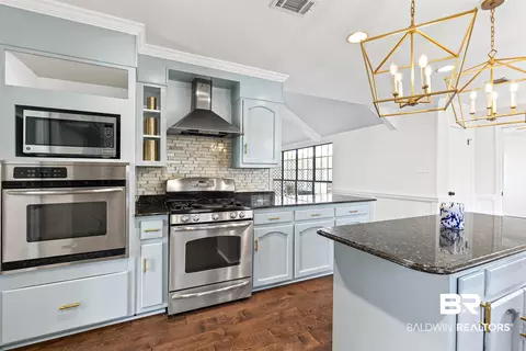 803 Regents Dr, Mobile, AL 36609 photo 12