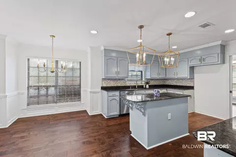 803 Regents Dr, Mobile, AL 36609 photo 9
