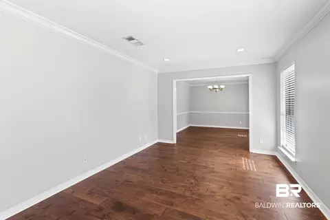 803 Regents Dr, Mobile, AL 36609 photo 4