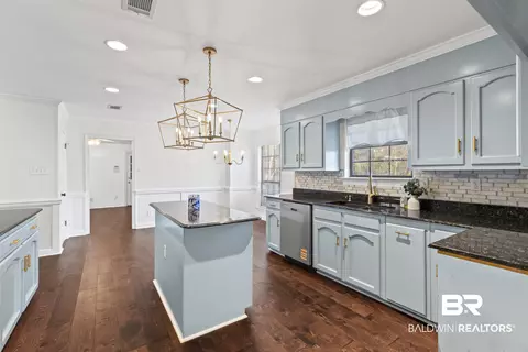 803 Regents Dr, Mobile, AL 36609 photo 11