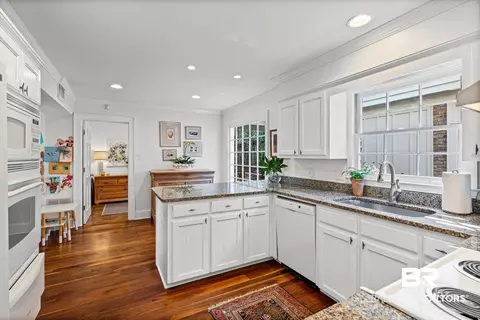513 E Spring Park Dr, Mobile, AL 36608 photo 8