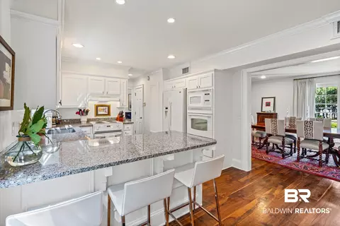 513 E Spring Park Dr, Mobile, AL 36608 photo 9
