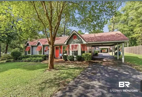 4 Azalea Ct, Fairhope, AL 36532