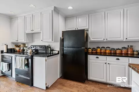 Kitchen - 11555 Jack Hamilton Rd, Mobile, AL 36695 photo 2 of 3