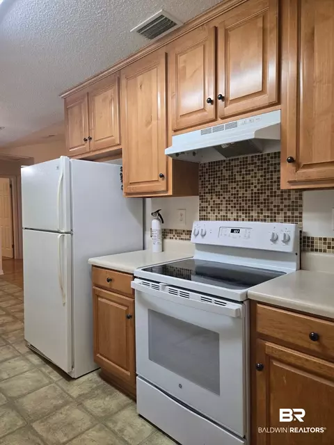 2554 Riverside Dr, Mobile, AL 36605 photo 5