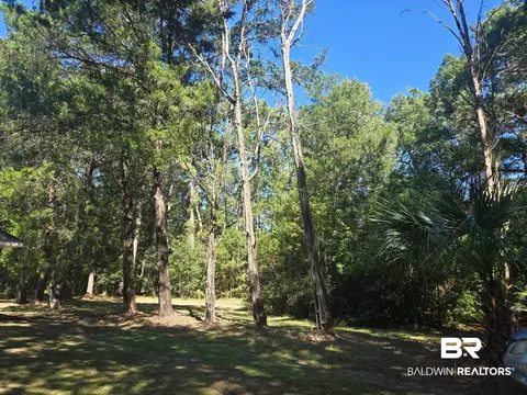2554 Riverside Dr, Mobile, AL 36605 photo 3