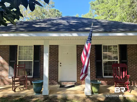 2554 Riverside Dr, Mobile, AL 36605 photo 2