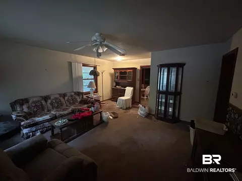 1305 Diane Ct, Mobile, AL 36618 photo 4
