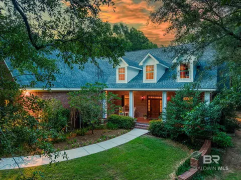 8955 N Lamhatty Ln, Daphne, AL 36526