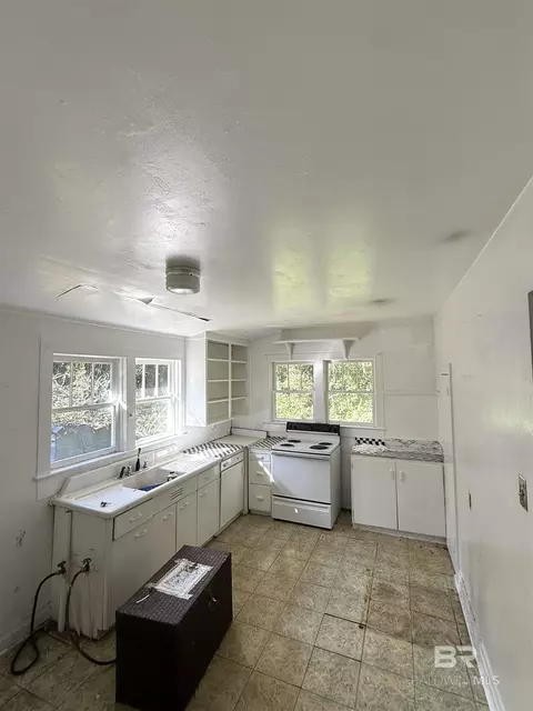 6513 Grace St, Mobile, AL 36618 photo 3
