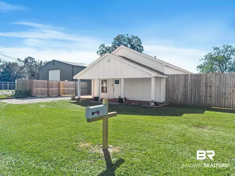 16796 Thompson Rd, Loxley, AL 36551