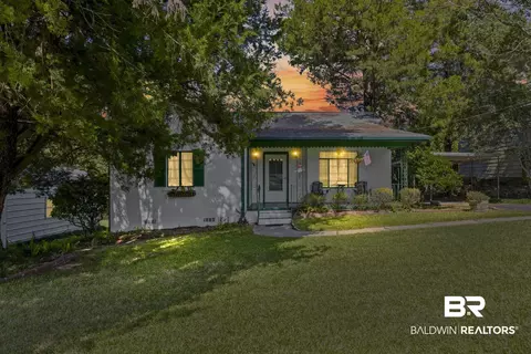 214 Sutherland Dr, Chickasaw, AL 36611 photo 2