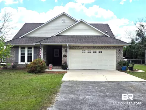 1413 Martin Ln, Atmore, AL 36502