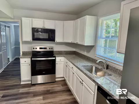 317 Syracuse St, Mobile, AL 36608 photo 6