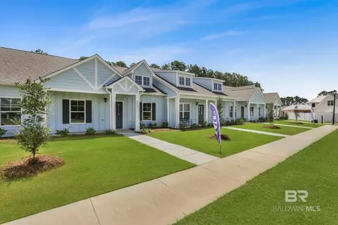 6235 Carpenter Ln, Gulf Shores, AL 36542