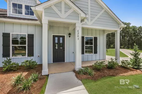 6243 Carpenter Ln, Gulf Shores, AL 36542