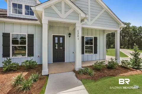 6243 Carpenter Ln, Gulf Shores, AL 36542