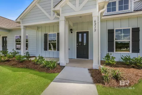 6239 Carpenter Ln, Gulf Shores, AL 36542