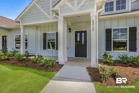 6239 Carpenter Ln, Gulf Shores, AL 36542
