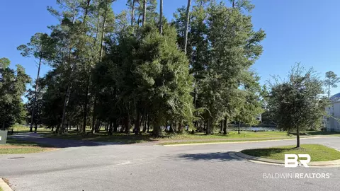 2540 Bienville Ave, Gulf Shores, AL 36542