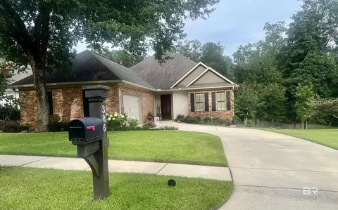 386 Dover St, Fairhope, AL 36532