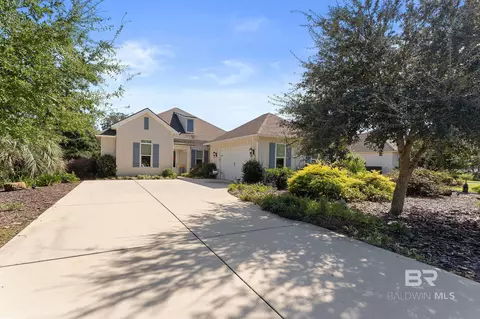 554 Retreat Ln, Gulf Shores, AL 36542