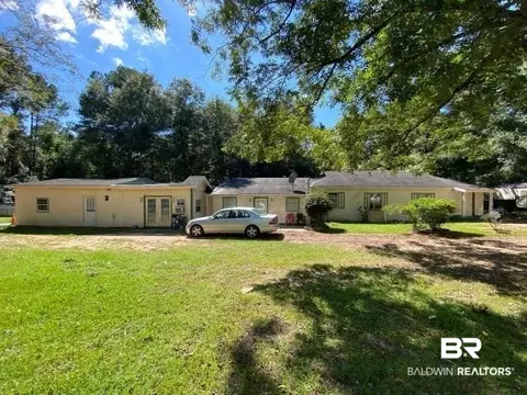 27447 Curry Ln, Loxley, AL 36551