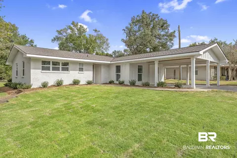 324 Hilltop Dr, Gulf Shores, AL 36542
