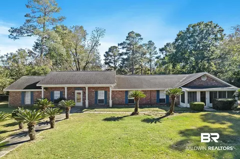 695 Woods Rd, Atmore, AL 36502