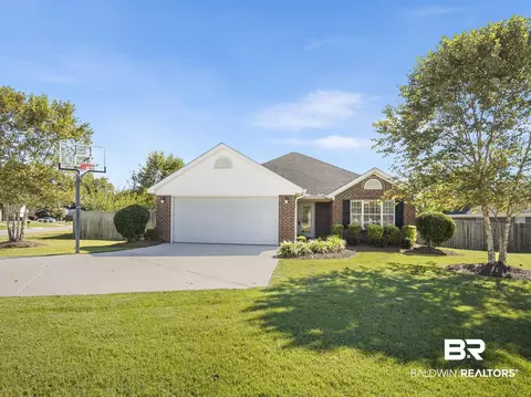 129 Oakwood Ave, Fairhope, AL 36532