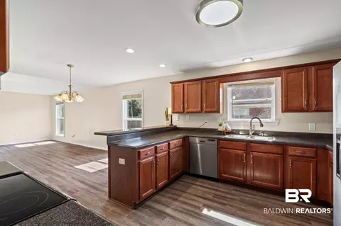 3161 Bloomington Dr, Mobile, AL 36695 photo 2