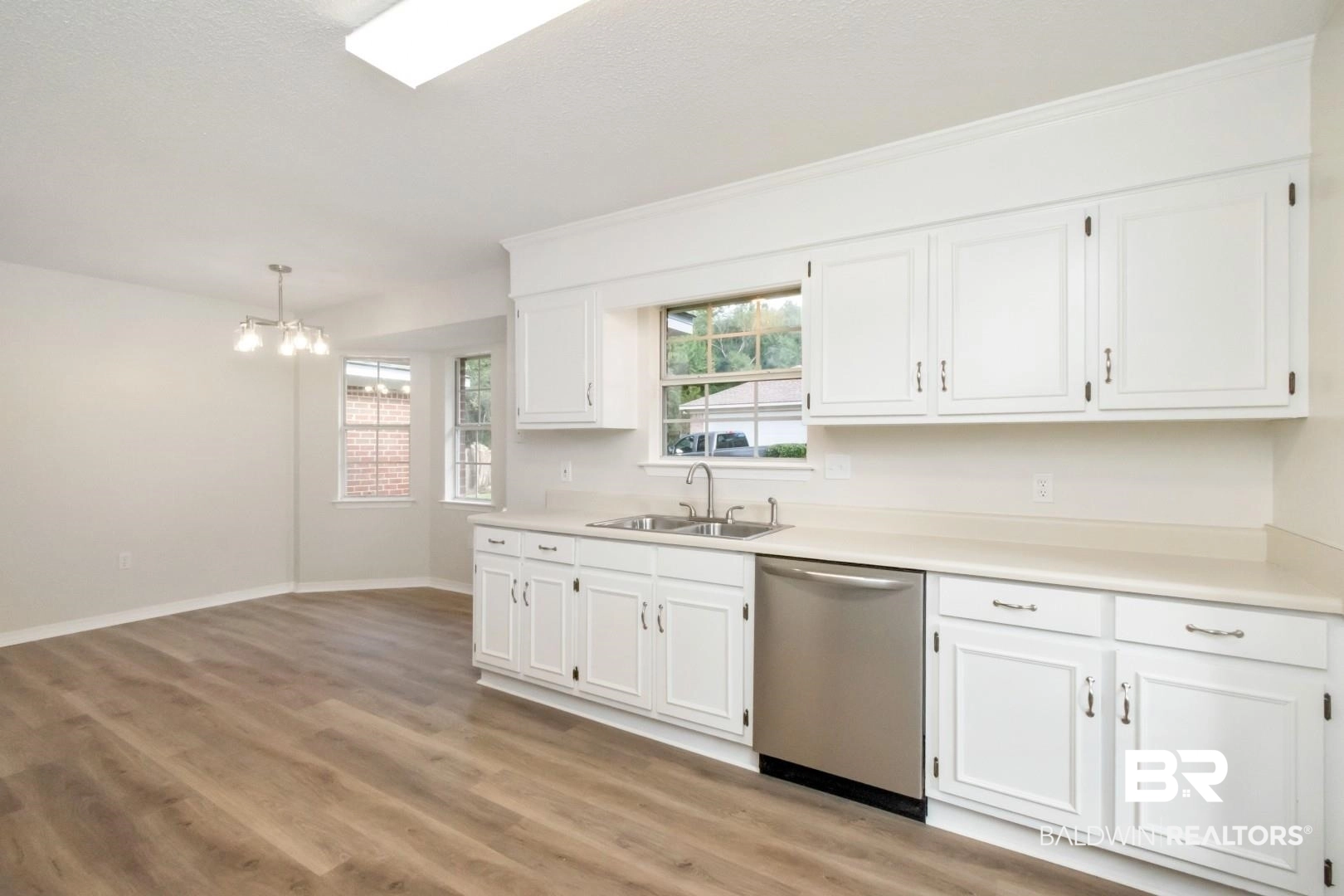 1352 W Carson Rd, Mobile, AL 36695 photo 4
