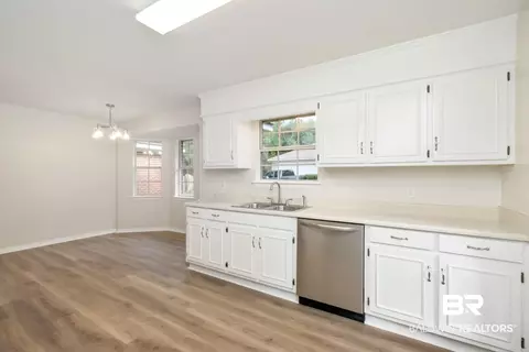1352 W Carson Rd, Mobile, AL 36695 photo 4
