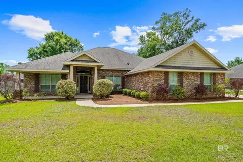 728 Edinburgh Ave, Foley, AL 36535