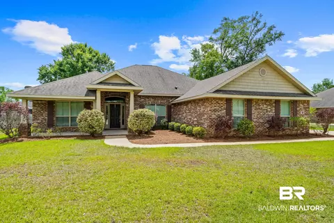 728 Edinburgh Ave, Foley, AL 36535