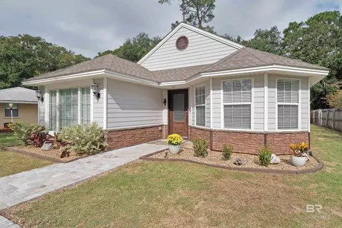 624 E 23rd Ave, Gulf Shores, AL 36542