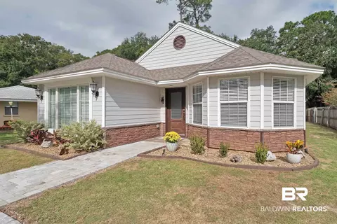 624 E 23rd Ave, Gulf Shores, AL 36542