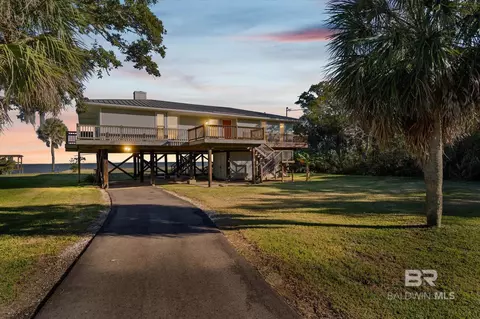 2751 Beach Ave, Theodore, AL 36582