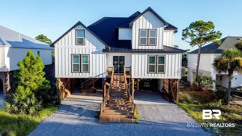 613 Hernando Pl, Dauphin Island, AL 36528