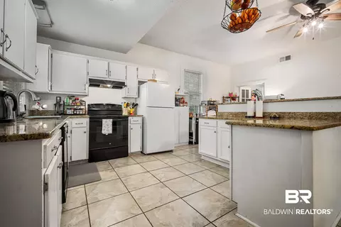 15 Alexander St, Mobile, AL 36607 photo 5