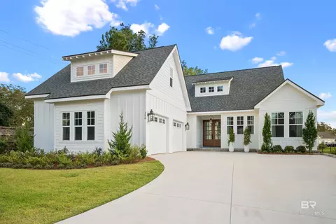 156 Hyacinth St, Fairhope, AL 36532