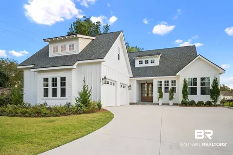 156 Hyacinth St, Fairhope, AL 36532