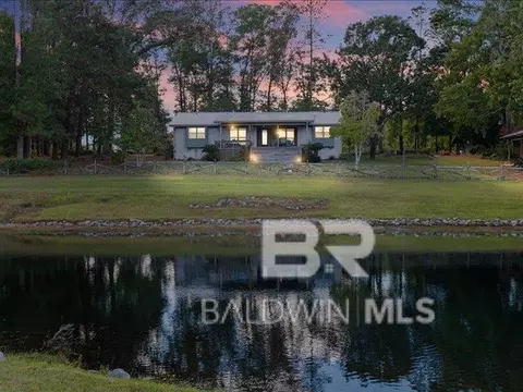 4650 Wiggins Rd, Wilmer, AL 36587